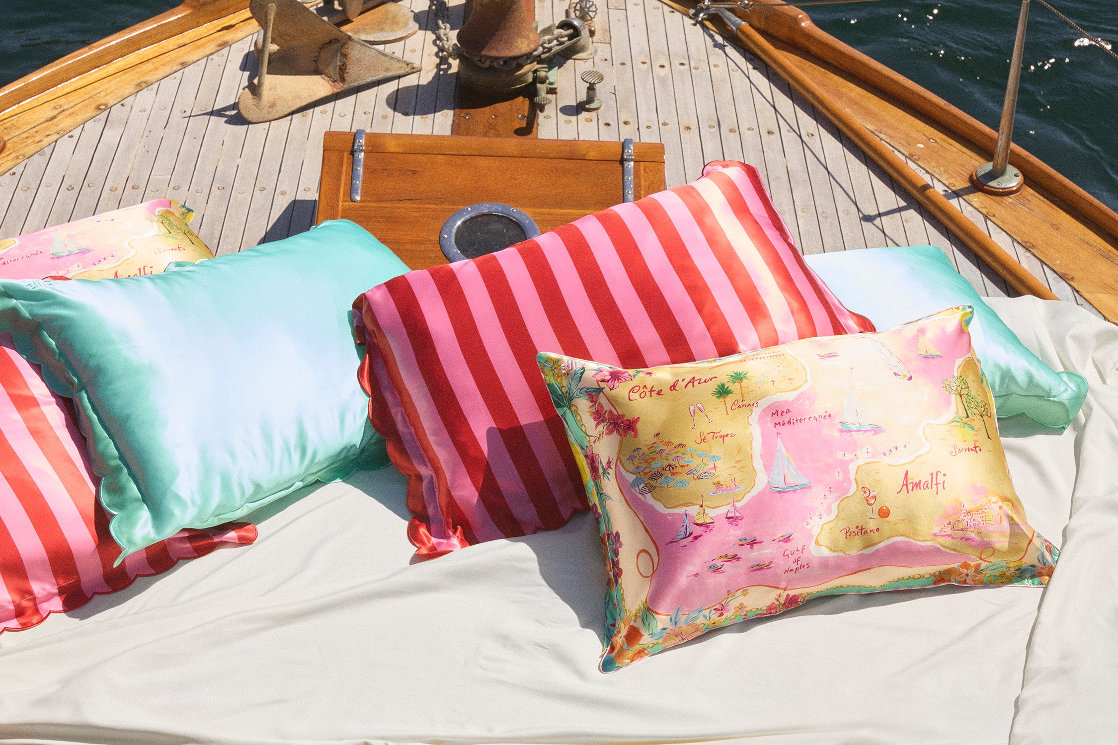 SLIP PURE SILK PILLOWCASE - BEACH CLUB - QUEEN - ZIPPERED – Slip CA